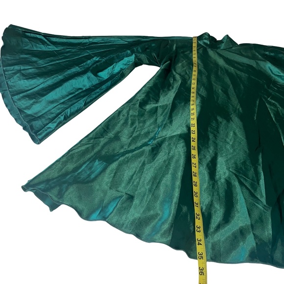 boohoo Satin Extreme Flared Sleeve Mini Party Dress Size 8 NWT - Picture 5 of 16